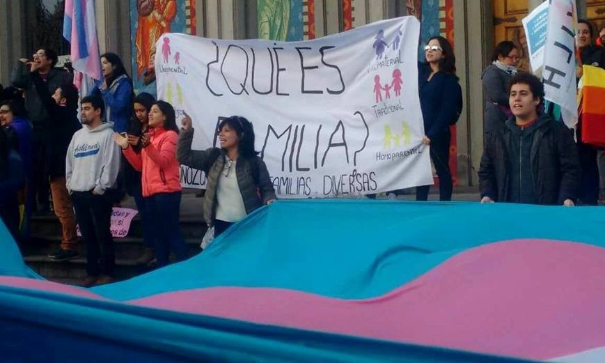En Osorno protestan contra "bus de la igualdad"