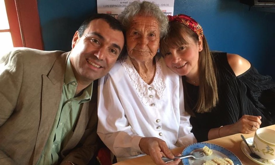 Castro Municipio homenajeó a Juana Barría Saldivia por sus 100  años de vida