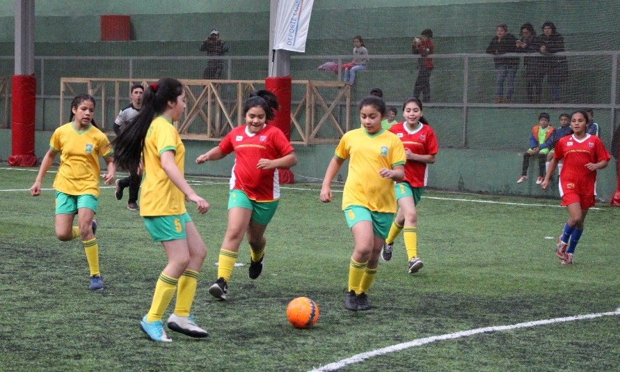 Menores participarán en encuentros de básquetbol y fútbol en el marco de los Juegos Predeportivos Escolares