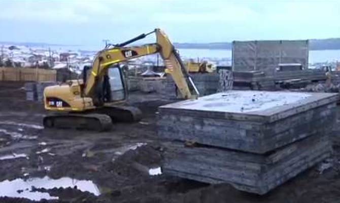 Paralizan obras en Hospital de Quellón