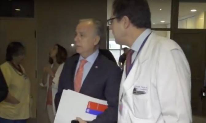 Visita de Ministro de Salud a UCI pediátrica en Hospital de Puerto Montt