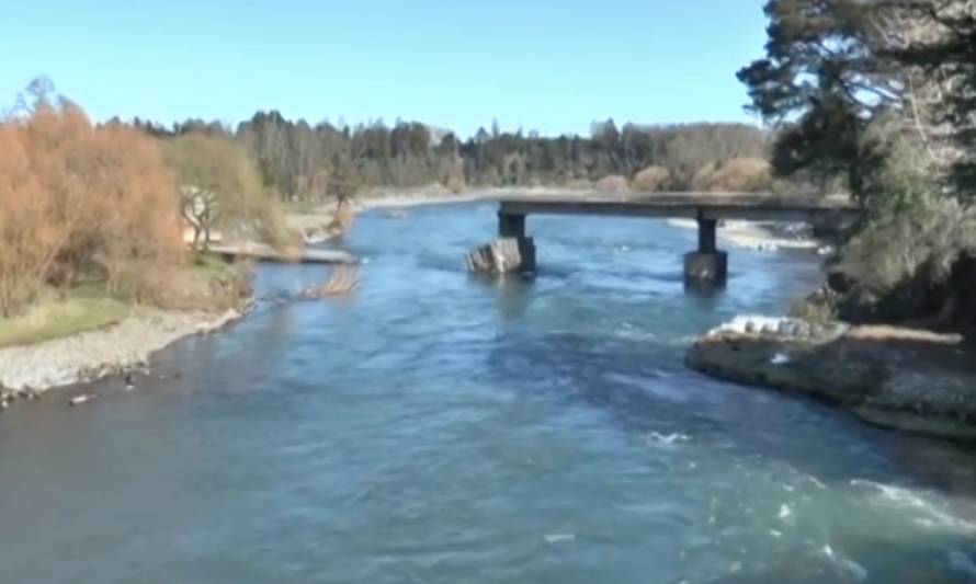 Vecinos de Cancura ponen en duda reemplazo del puente