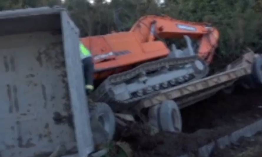 Un herido dejó volcamiento de camión en Chiloé
