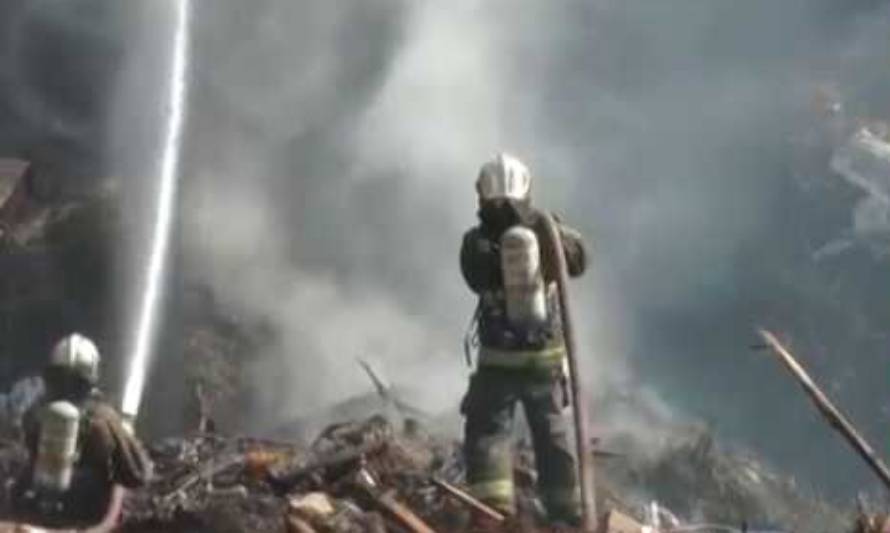 Preocupa situación de incendio de vertedero ilegal en Osorno