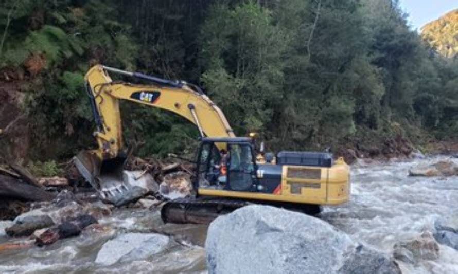 Se mantiene corte de caminos en Chaitén tras aluvión del 16 de mayo