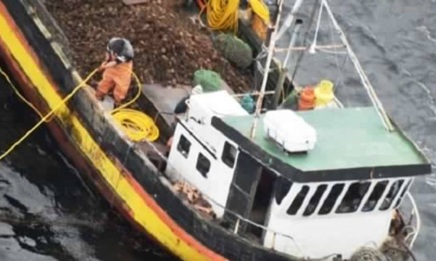 Detectan embarcaciones de Los Lagos  operando ilegalmente en aguas de la región de Aysén