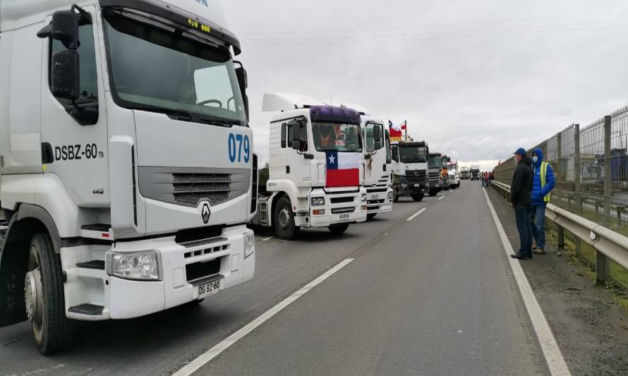Congestión vehicular y cortes intermitentes marcaron el primer día del paro camionero