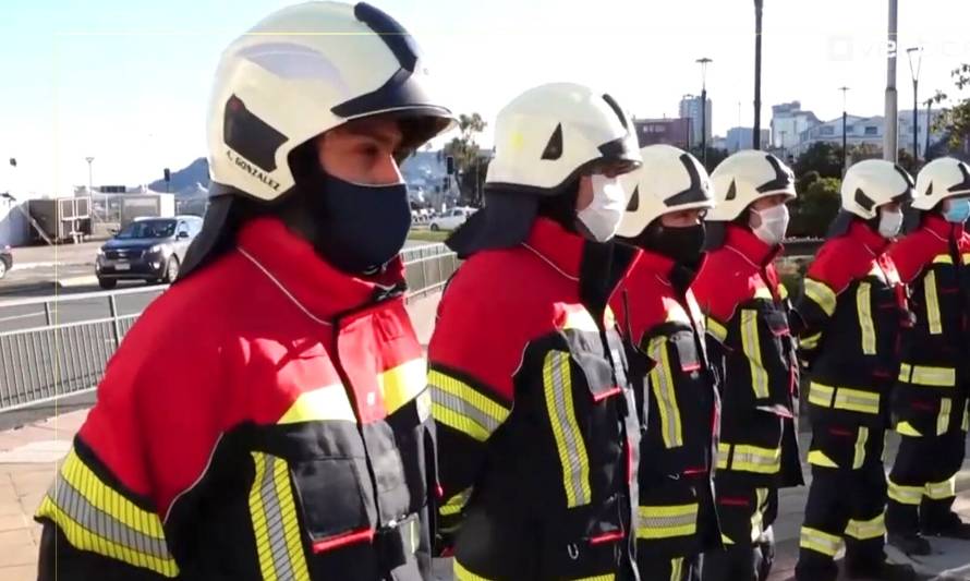 Bomberos de Puerto Montt recibieron uniformes normados de última tecnología