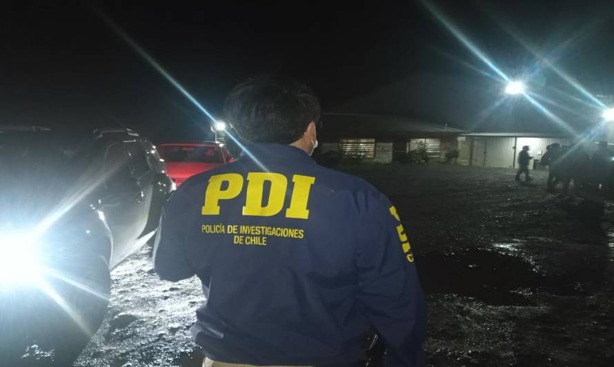 PDI descubre a 55 personas al interior de recinto deportivo en Puerto Montt