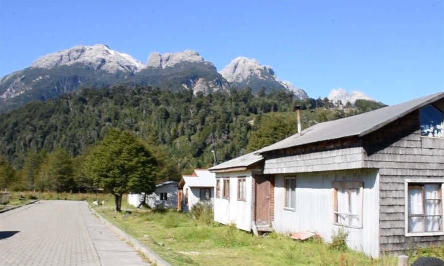 Familias de Villa Santa Lucía beneficiadas con proyectos del Ministerio de Vivienda y el MOP