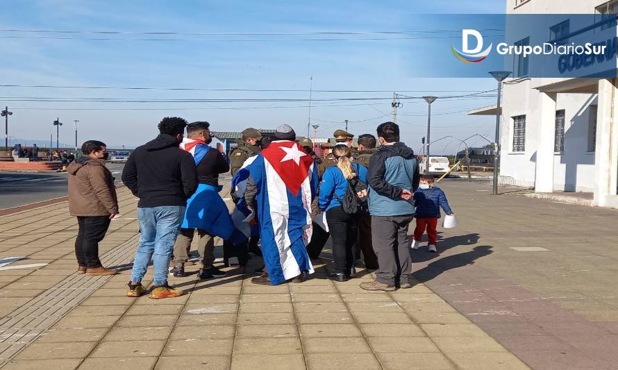 Cubanos en Puerto Montt protestan por sus compatriotas