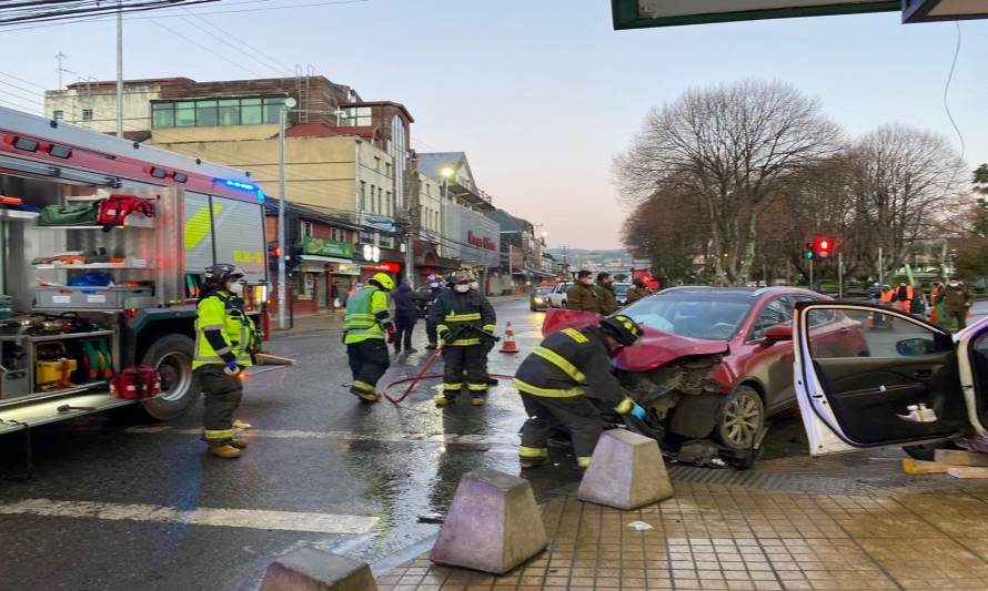 Accidente de tránsito en Castro dejó tres lesionados