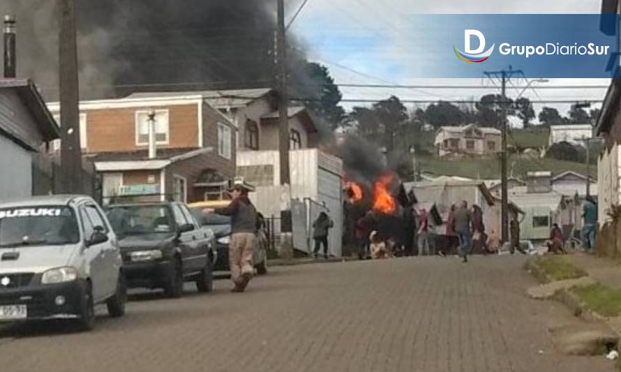 Adulto mayor lo perdió todo tras incendio en Ancud