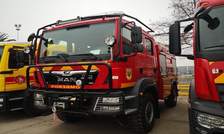 Nuevo carro bomba posee compañía de bomberos Las Cascadas