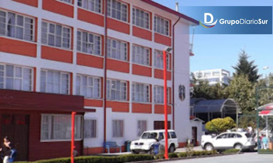 Por posible caso Delta suspenden clases en Colegio Arriarán Barros