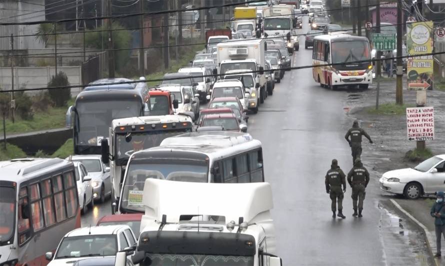 Nuevamente los vecinos de La Vara se tomaron la ruta a Alerce