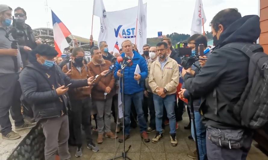 Kast y las medidas de reactivación del Gobierno: “los comerciantes no pueden salir a las calles a exigir soluciones con banderas negras”