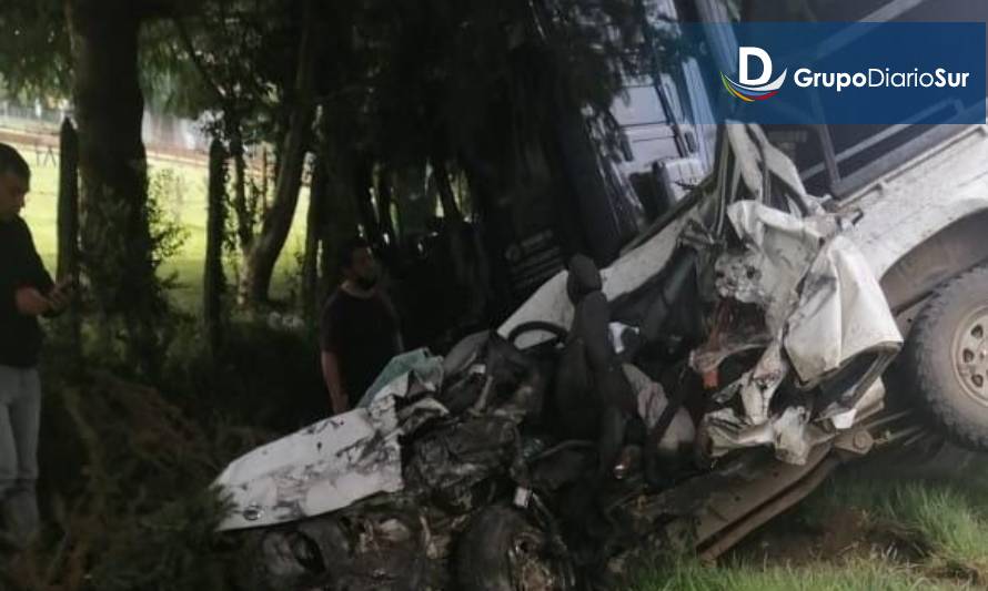 De Río Bueno y Lago Ranco son los ocupantes de camioneta accidentada en Puyehue