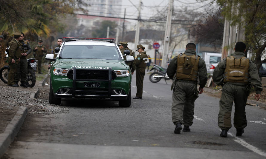 En micro hacia Alerce huyó delincuente pero fue detenido por carabineros. 