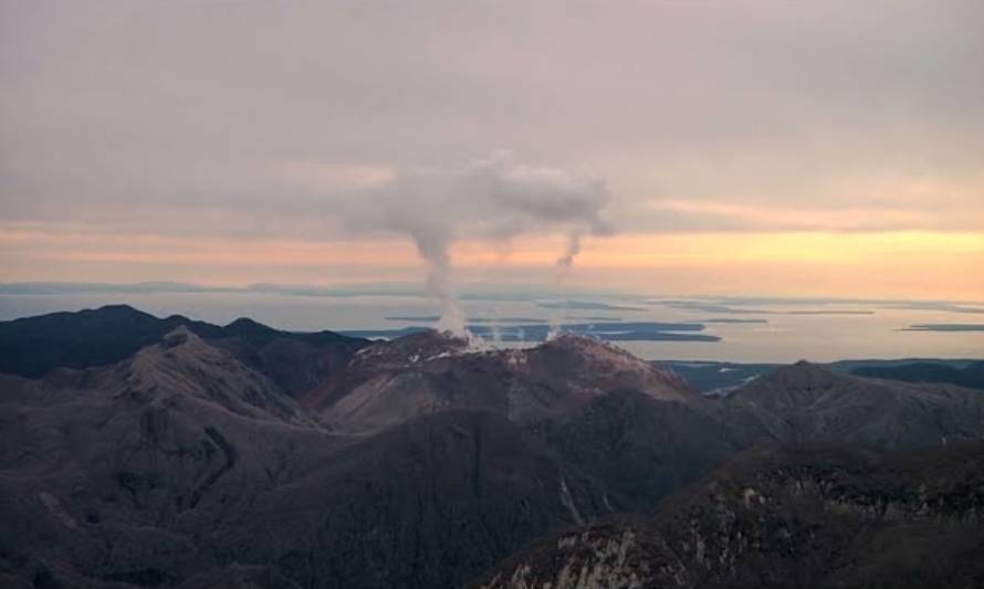 SERNAGEOMIN refuerza el monitoreo permanente en los volcanes del País y la Región de Los Lagos