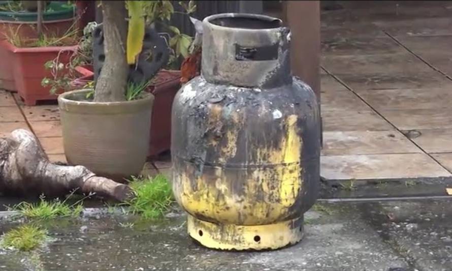 Bomberos investiga causas de incendio que destruyó 4 viviendas