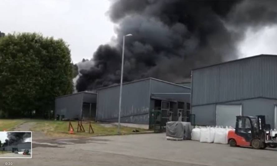 Dos lesionados dejó incendio en piscicultura en la carretera Austral