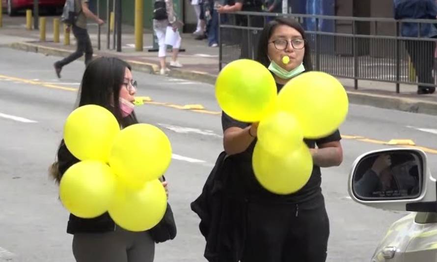 Dializados siguen con protestas a horas de inicio de cambios en centro de hemodiálisis