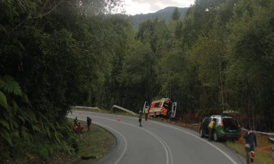 Bomberos sufrieron accidente cuando iban a apoyar búsqueda de joven extraviado