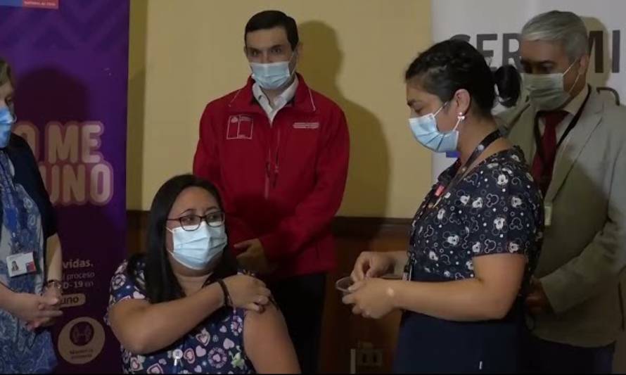 Comenzó inoculación con cuarta dosis a personal de salud