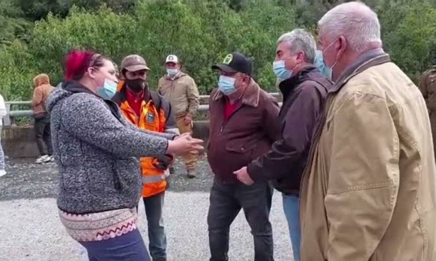 Toma de camino deja sin conectividad a Cochamó despertando críticas al MOP