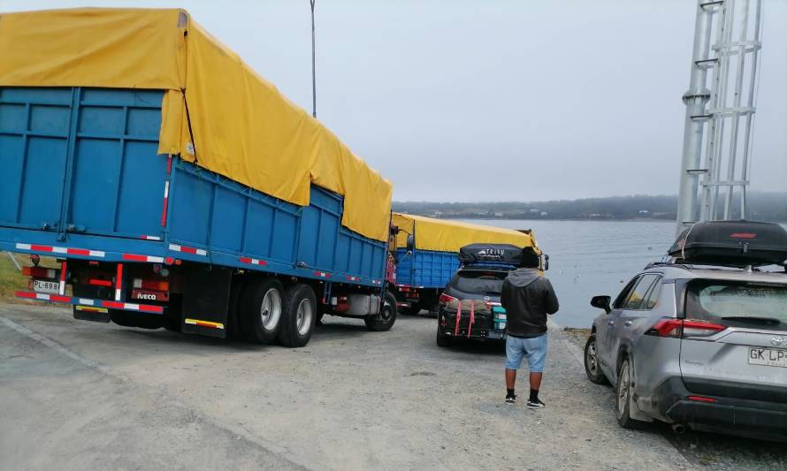 Transportistas se tomaron la zona de embarque de Ayacara ante la escasez de cupos 