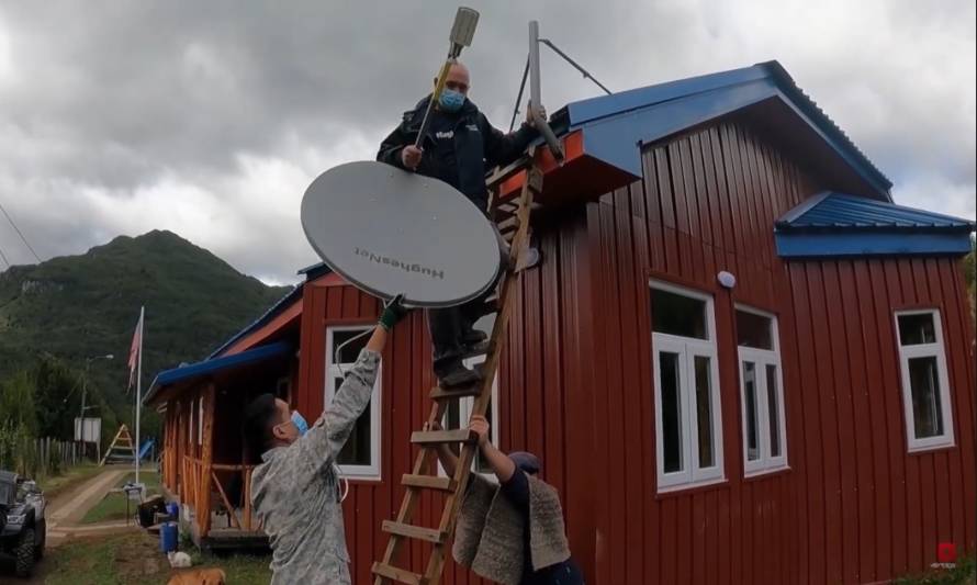 Un sueño: Dotaron de internet satelital a Escuela de Paso el León