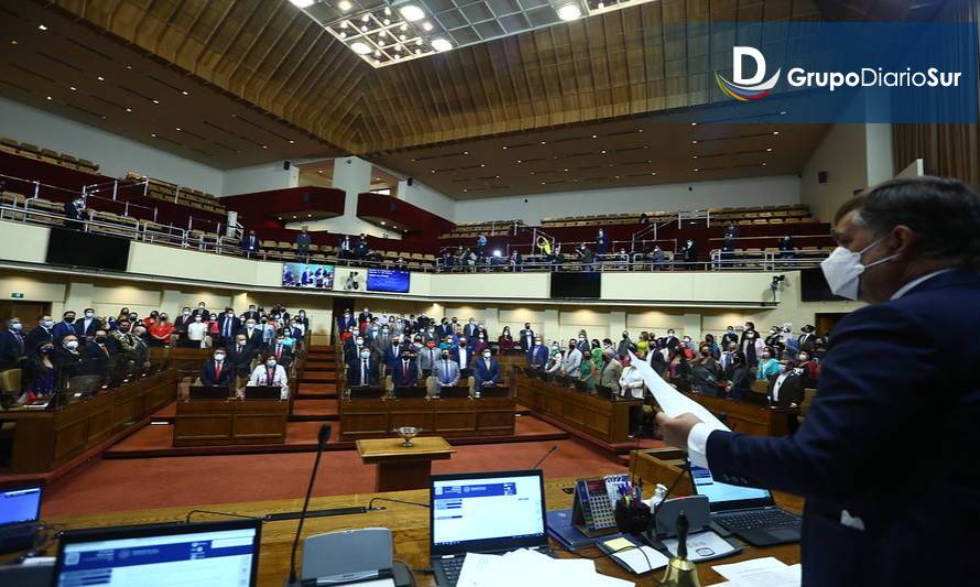 Parlamentarios de Los Lagos asumieron en sesión de instalación del Congreso