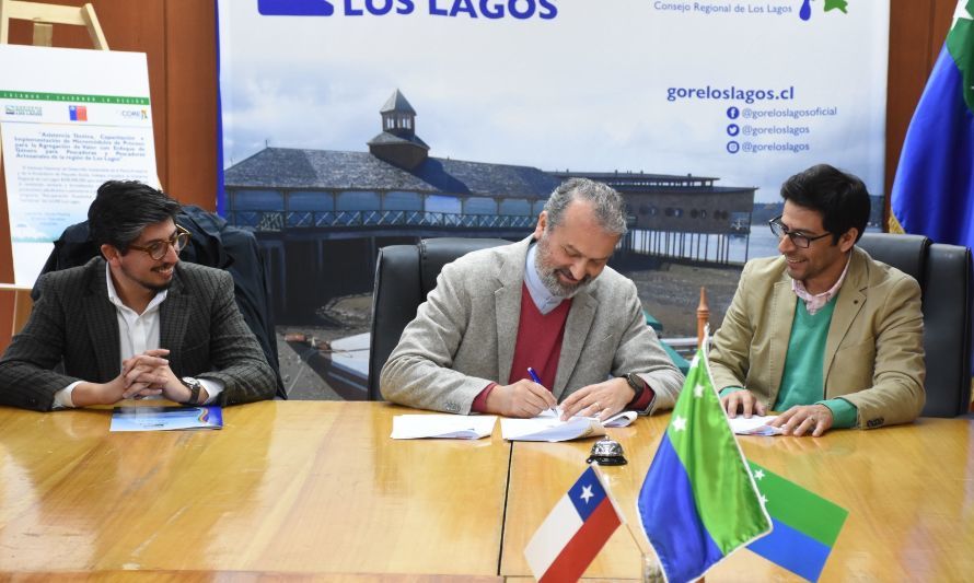 Convenio de transferencia de recursos potencia el desarrollo económico de las mujeres del rubro pesquero.