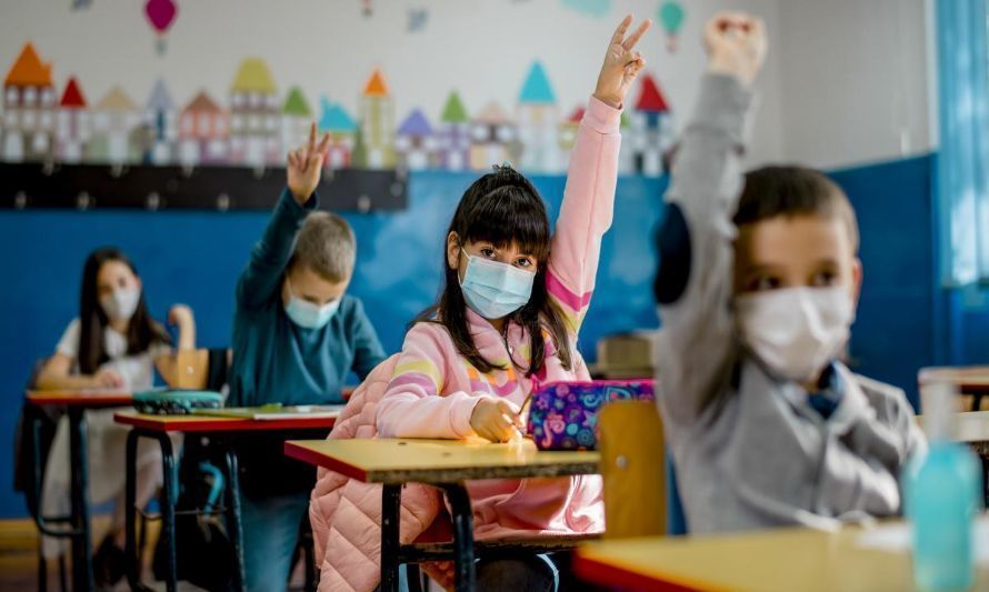 Minsal establece uso obligatorio de mascarillas a escolares