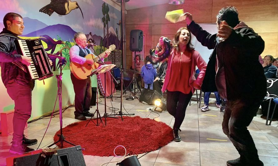 vecinos de población Antonio Varas celebran exitoso trabajo junto a Patios Culturales