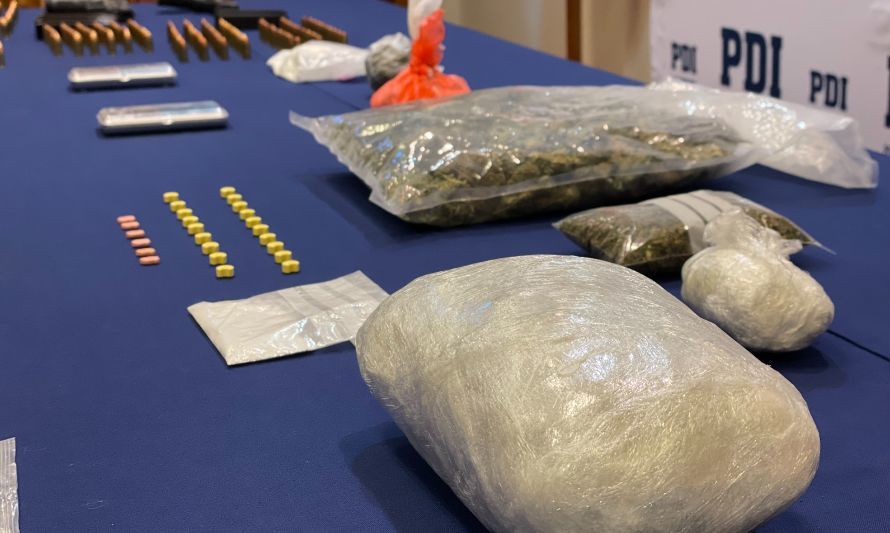 PDI incauta drogas, armas y municiones mediante procedimiento en Puerto Montt, Llanquihue y Talca