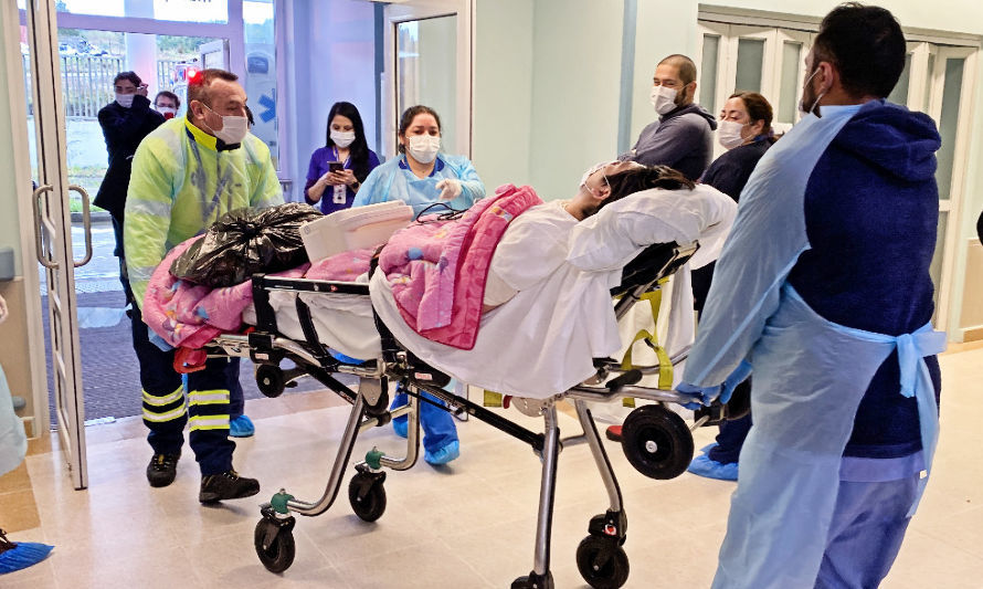 Hospital de Quellón realizó su primer simulacro de traslado de pacientes hasta el nuevo recinto