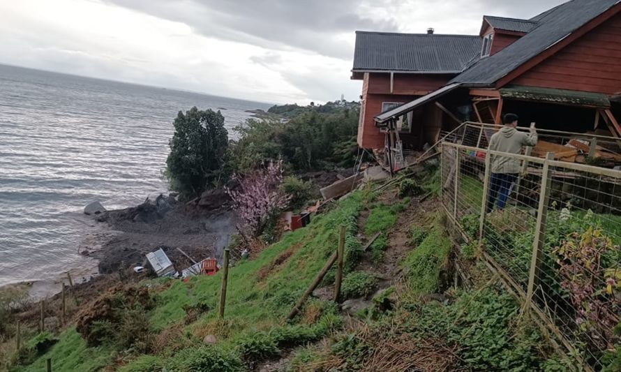 Autoridades evaluaron en terreno situación por alud en la carretera Austral