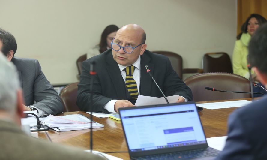 Diputado Bórquez cita a sesión especial para abordar muerte de pacientes de Los Lagos que estaban en lista de espera