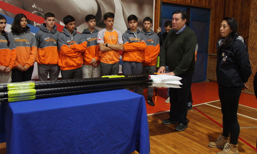 Mindep e IND entregan implementación deportiva a remeros del programa “Promesas Chile” y del Club Náutico “Viento Sur” de Llanquihue
