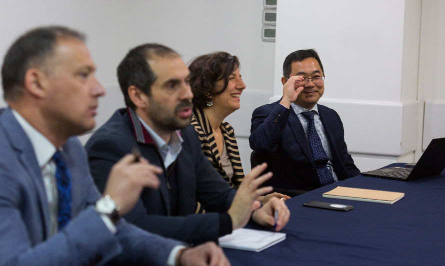 Gobierno y Sinovac acuerdan crear centro de investigación y desarrollo de vacunas en Chile