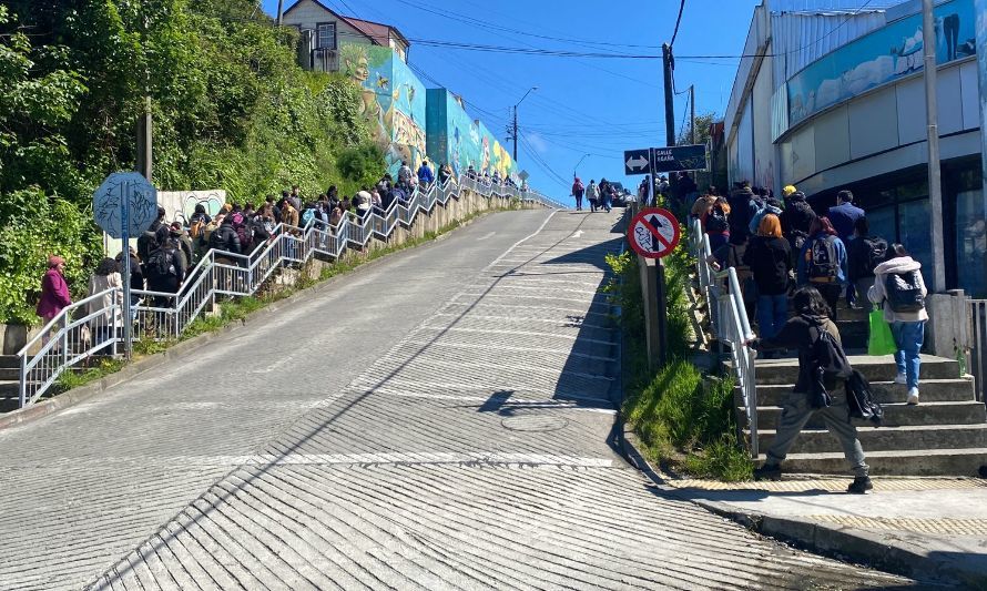 Más de 140 mil integrantes de la comunidad educativa participaron en simulacro de sismo y tsunami en la Región de Los Lagos 