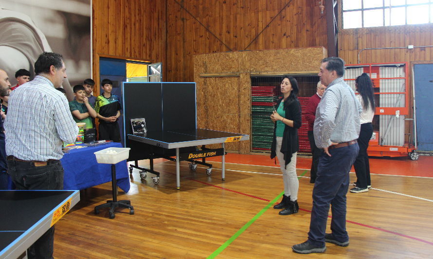 Mindep e IND entregaron implementación a deportistas del programa “Promesas Chile” de Tenis de Mesa de Puerto Montt