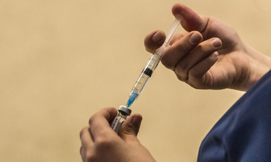 Salud refuerza llamado a vacunarse contra el Covid para población de riesgo