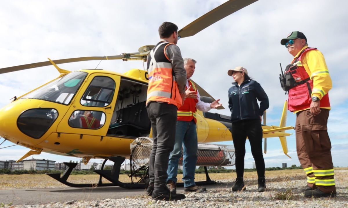 Autoridades monitorean con sobrevuelos los tres incendios forestales que hay en Puerto Montt