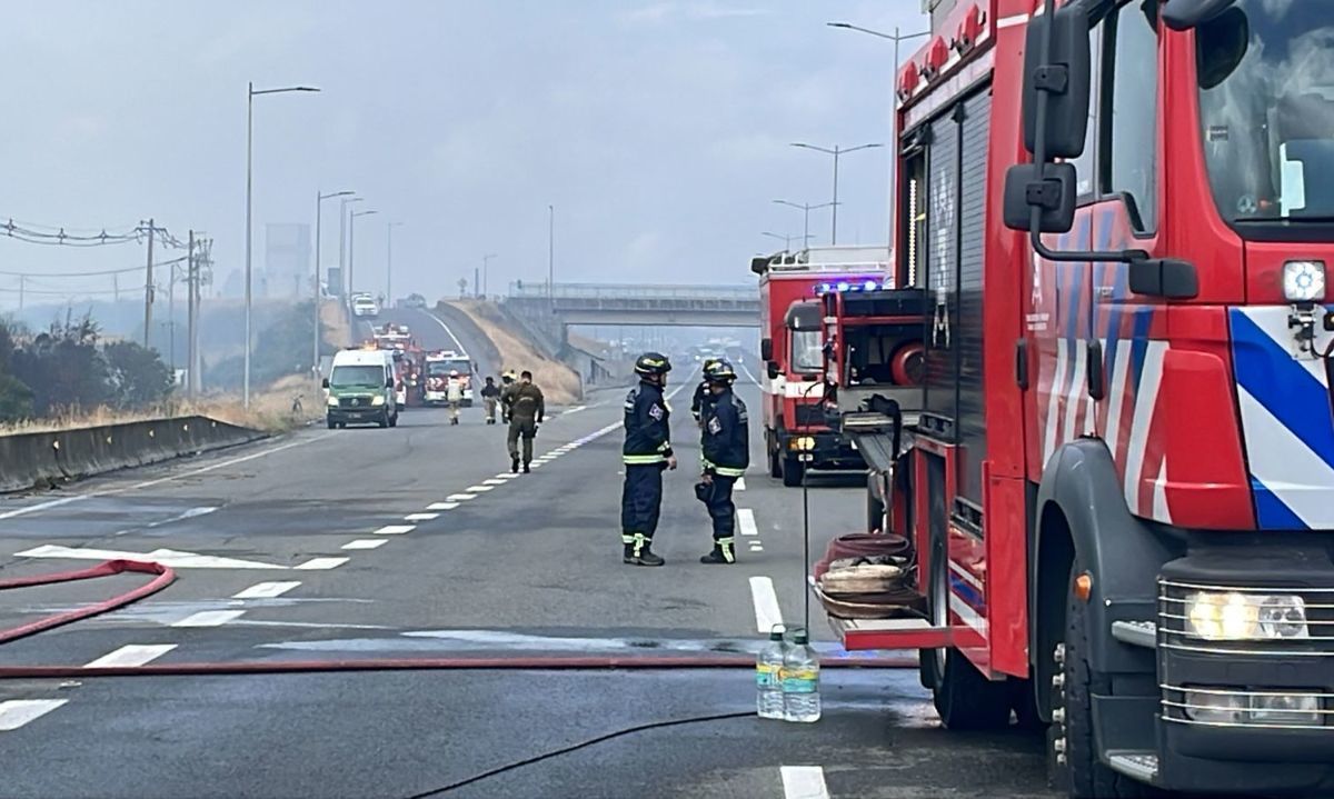 Restablecido el tránsito en Ruta 5 Sur tras congestión por incendio forestal