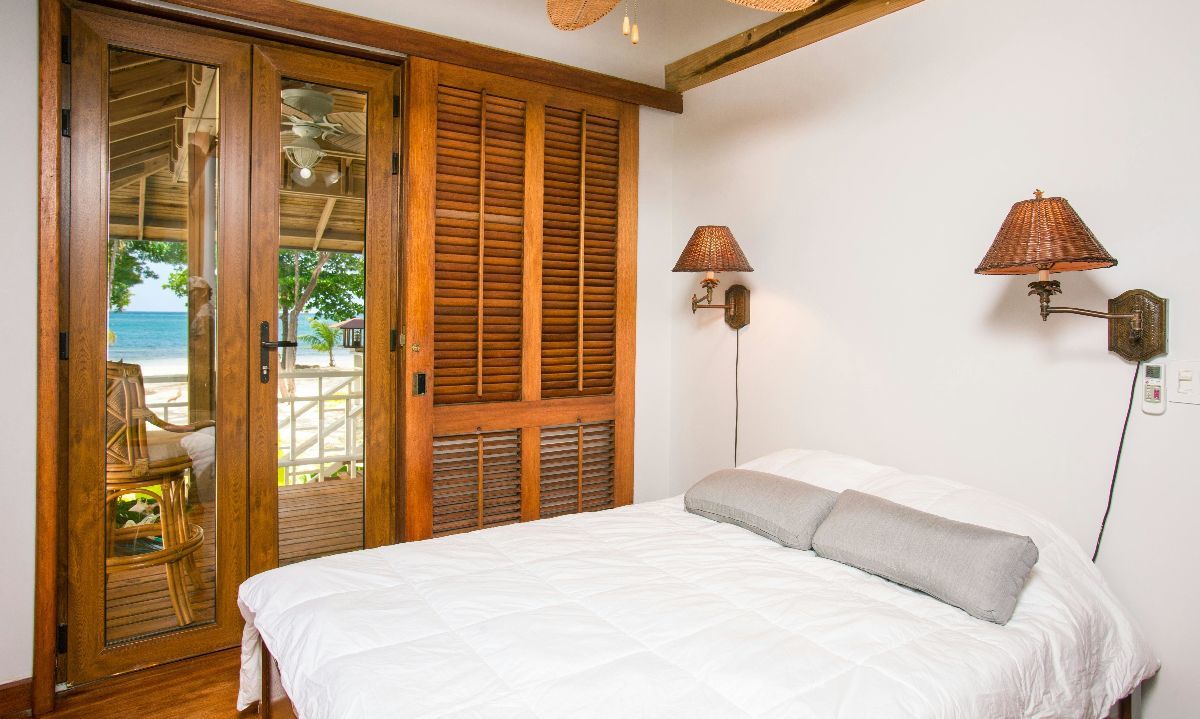 Foto de Pixabay: https://www.pexels.com/es-es/foto/armario-cerrado-cerca-de-la-cama-271643/