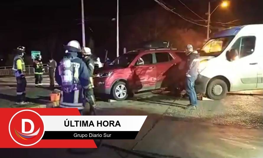 Al hospital de Osorno trasladan a conductor herido en colisión