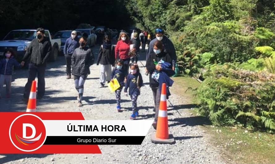 Turistas se tomaron la ruta entre Caleta Gonzalo y Chaitén ante la falta de naves para salir de esa zona